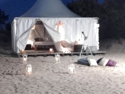Carpa Glamping Exterior - Decoración para Campaña de Parisien "Primavera/Verano 2017" - "Se fiel a ti misma"